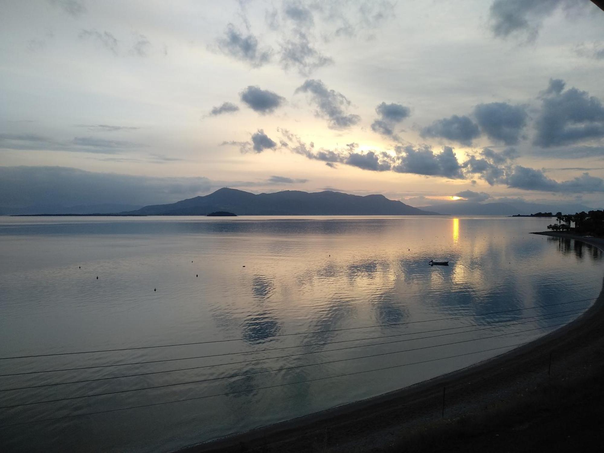 Mare E Monti1 Daire Kamena Vourla Dış mekan fotoğraf